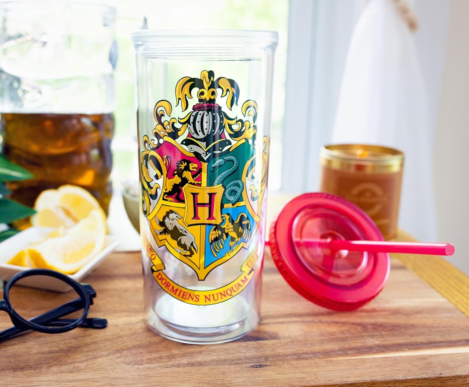 Harry Potter Hogwarts Crest Plastic Carnival Cup With Leak-Resistant Lid and Reusable Straw | Double-Walled Travel Tumbler For Drinks | Holds 20 Ounces