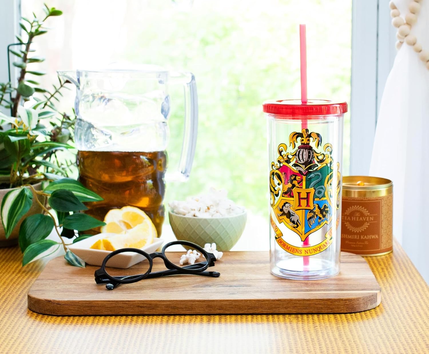 Harry Potter Hogwarts Crest Plastic Carnival Cup With Leak-Resistant Lid and Reusable Straw | Double-Walled Travel Tumbler For Drinks | Holds 20 Ounces