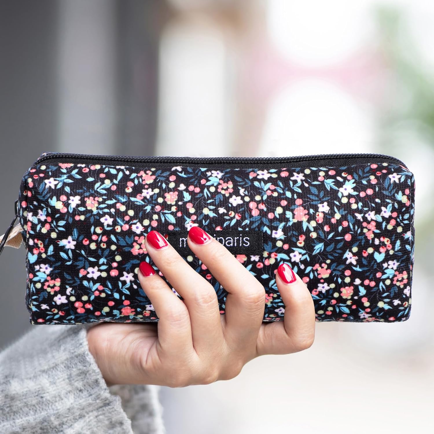 Floral Pencil Case, Retro Floral Pencil Pouch Soft Small Cosmetic Pen Bags Corduroy Pencils Bags for Office College Flower Makeup Pouch for Women Storage Purse(Black)