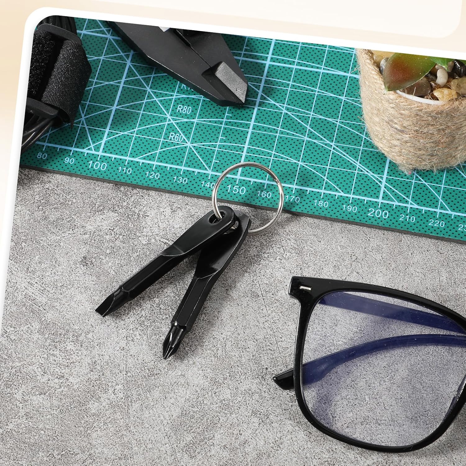 4-in-1 Keychain Screwdriver Set, Stocking Stuffers for Men Adults, Multi-functional Cool Gadgets Tools with Cross Recess and Slotted, Christmas Gifts for Men Husband Dad Boyfriend